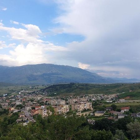 Relax Guesthouse Gjirokastër Buitenkant foto