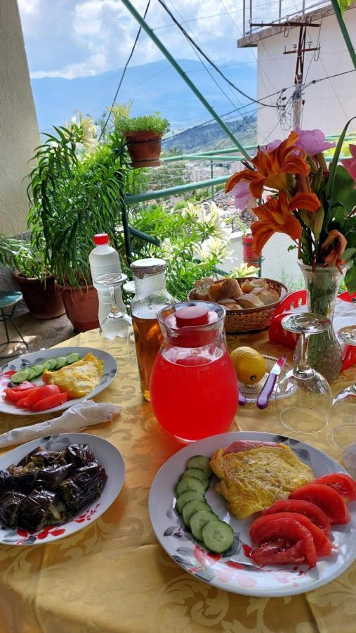 Relax Guesthouse Gjirokastër Buitenkant foto